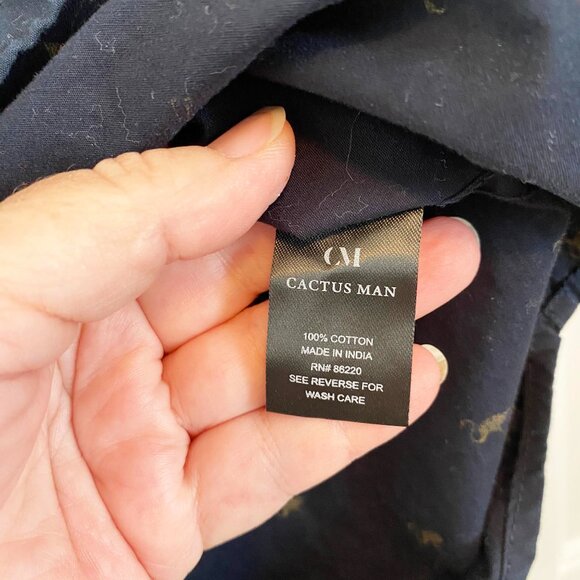 Men's Short Sleeve Collar Shirt, 100% Cotton, Navy with Flamingos, size Med - Picture 6 of 7